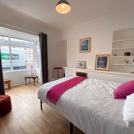 4-Bedroom Home - Perfect For Those Working In Bridgend - By Tailored Accommodation Exterior foto