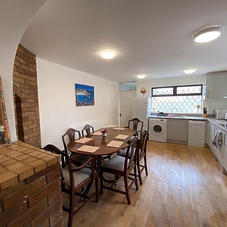 4-Bedroom Home - Perfect For Those Working In Bridgend - By Tailored Accommodation Exterior foto